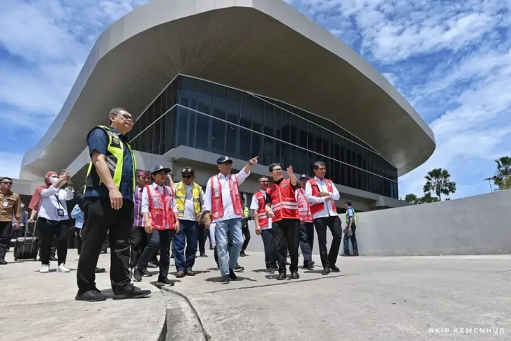 Jelang KTT ASEAN ke-42,...