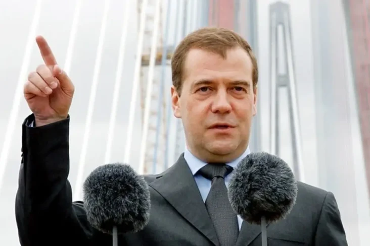 Eks Presiden Rusia:...