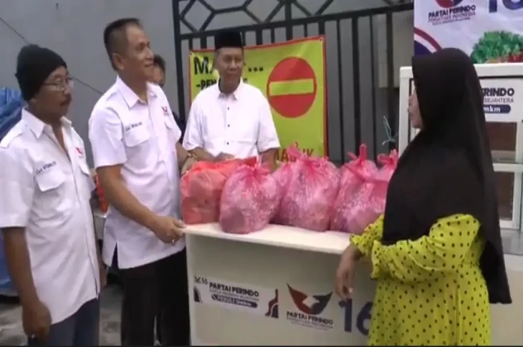 DPW Perindo Jatim Bagikan...