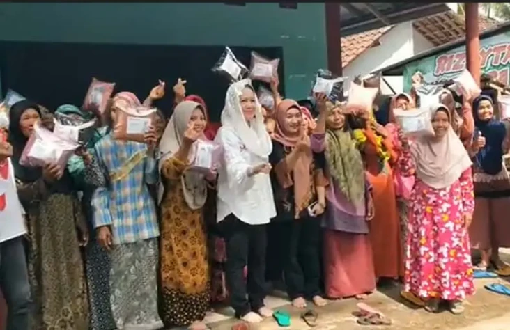 Bagi-bagi Mukena Gratis,...
