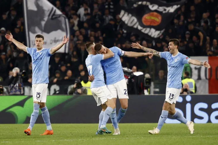 Fans Lazio Apresiasi...