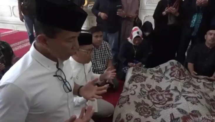 Menantu Wapres Meninggal,...