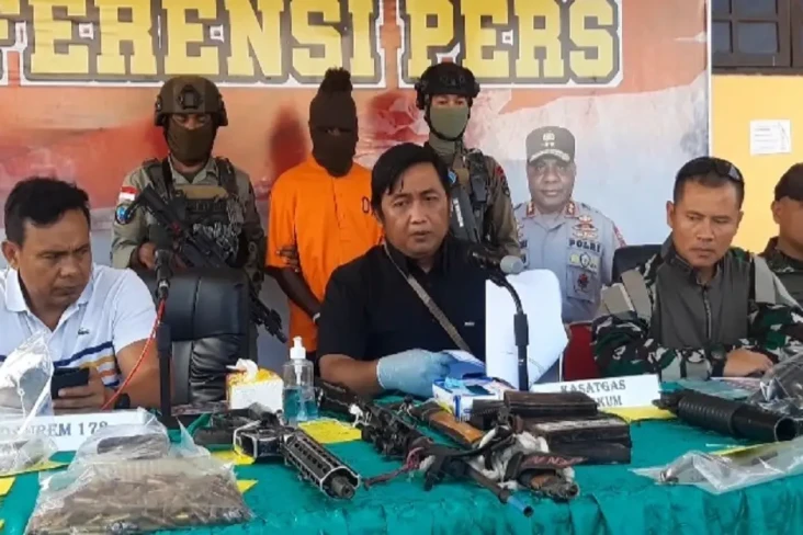 Pentolan KKB Papua Ditangkap...