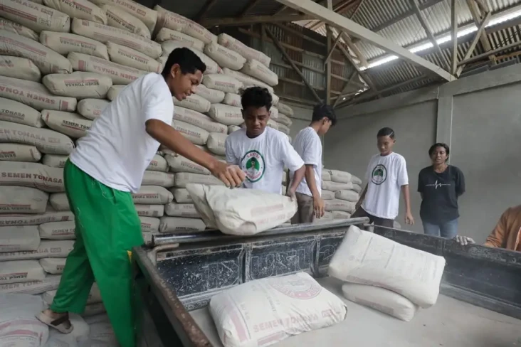 SDG Salurkan Bantuan...