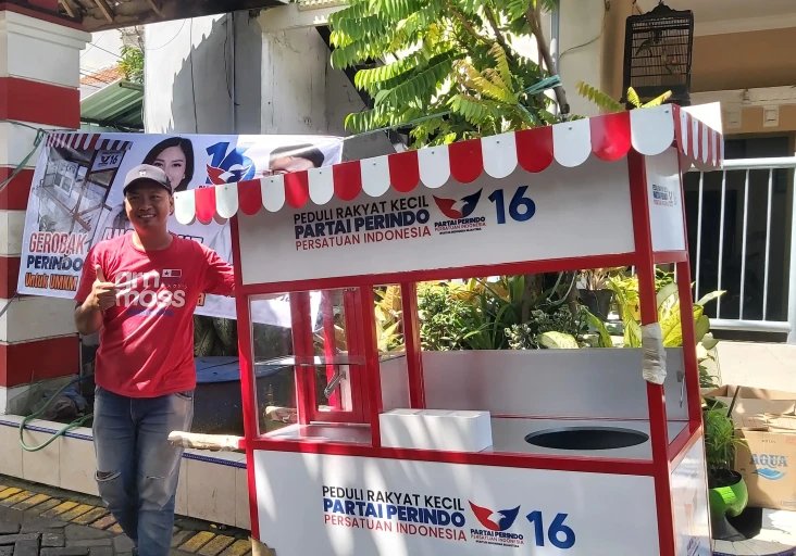 Terima Bantuan Gerobak,...