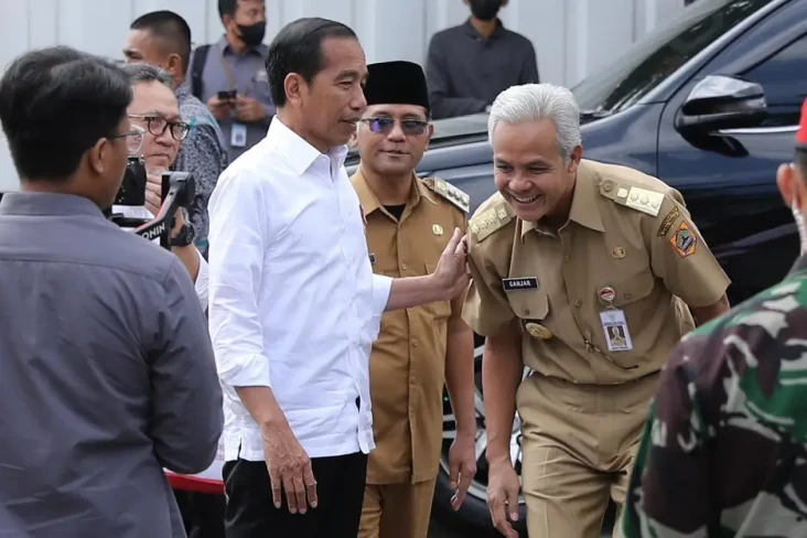 Naik Satu Mobil, Ganjar...