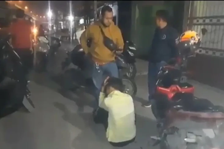 Geng Motor Diobrak-abrik...