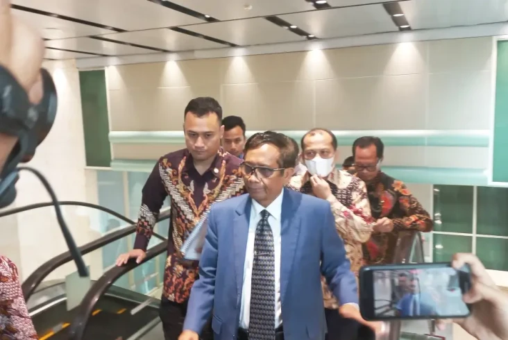 Mahfud MD Tiba di DPR,...