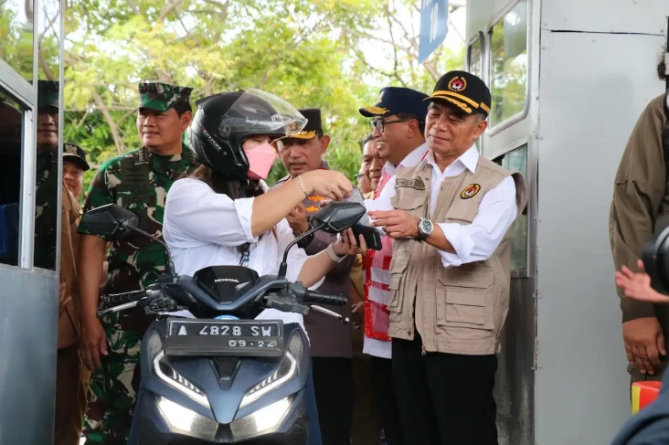 Pelabuhan Merak dan...