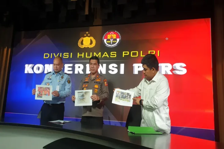 1 Pegawai Imigrasi Jakut...