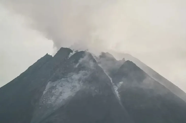 Kubah Lava Gunung Merapi...