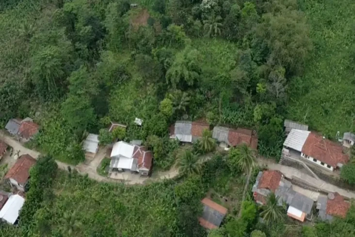 Pergerakan Tanah di...