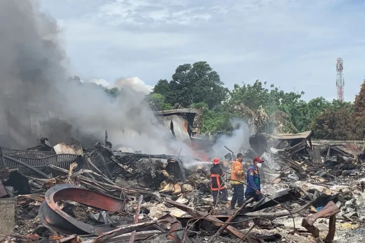 Usut Kebakaran Gudang...