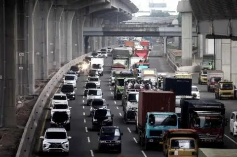 Pembatasan Truk Sumbu...