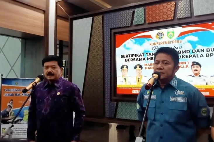 Menteri Hadi Tegaskan...