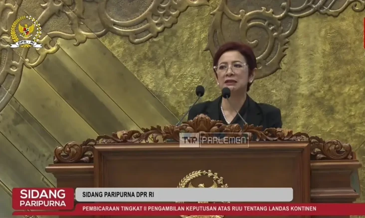 DPR Resmi Sahkan RUU...