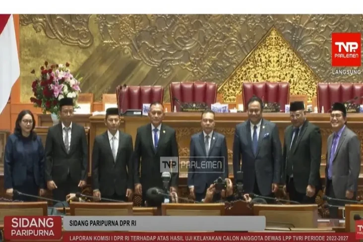 Paripurna DPR Setujui...