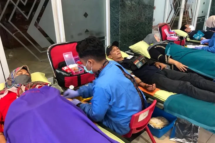 Apakah Boleh Donor Darah...