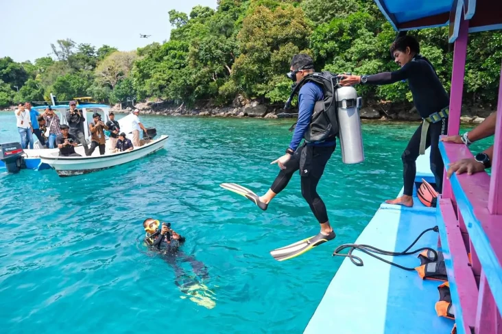 Jajal Snorkeling di...