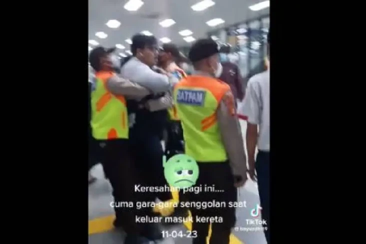 Warganet Bongkar Prilaku...