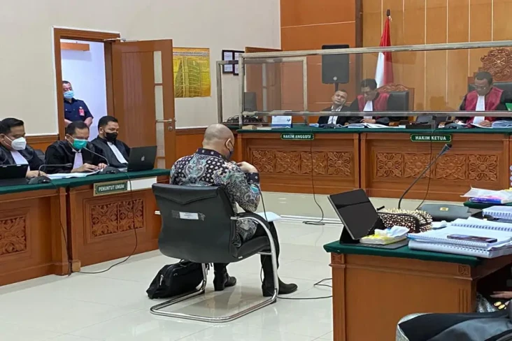 Pamer Prestasi dan Jabatan...