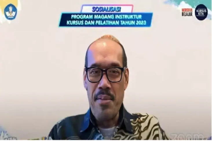 Kemendikbudristek Buka...