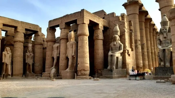 Makam Kuno Luxor Simpan...