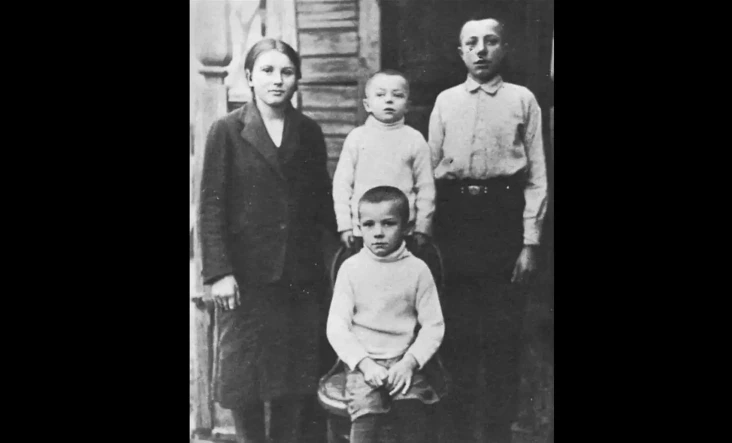 Foto Yuri Gagarin Kecil...