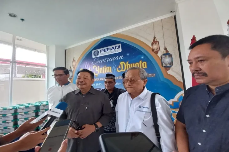 DPN Peradi Santuni Anak...