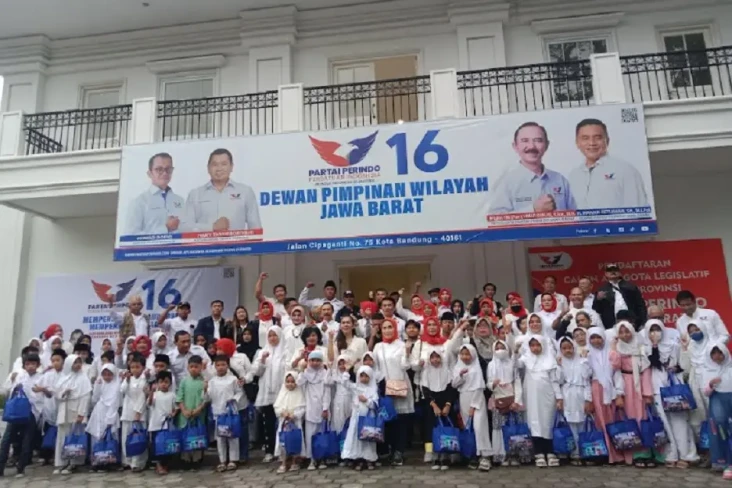 Berbagi Kebahagiaan...