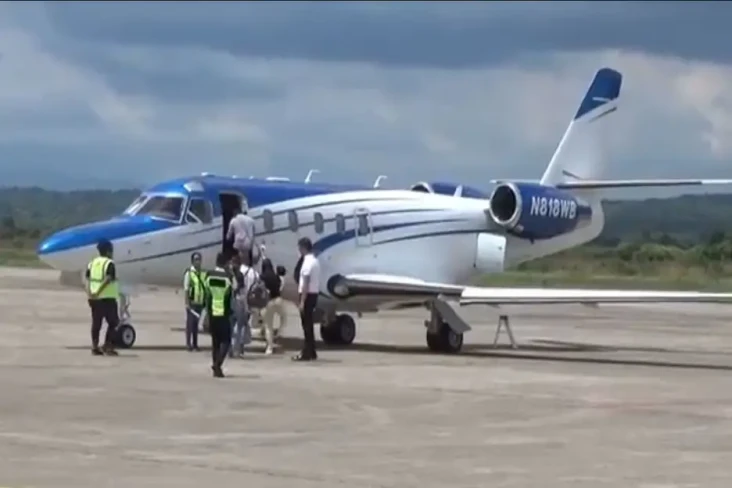 Cuaca Buruk, Jet Pribadi...