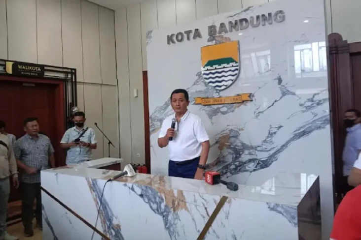 Wali Kota Bandung Yana...