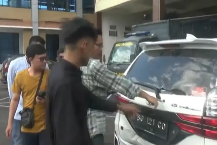 Mencekam! Polisi Tembaki...
