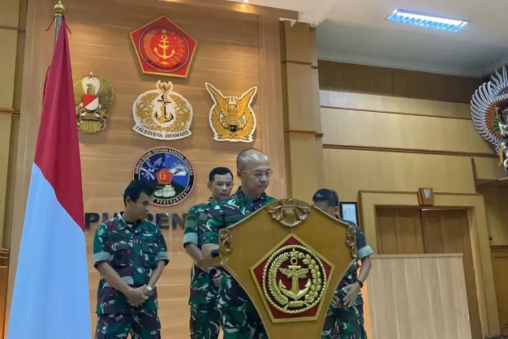 Kontak Senjata dengan...