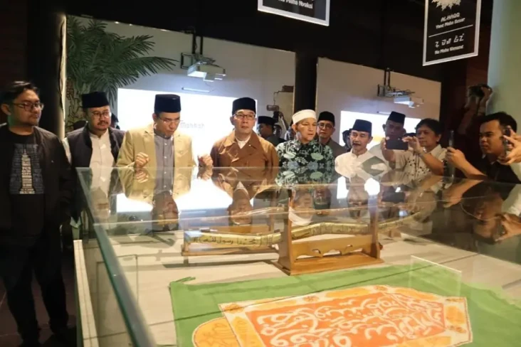 Kelilingi Indahnya Masjid...