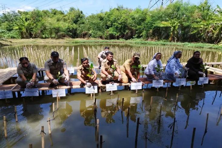 Bantu Tangani Banjir...