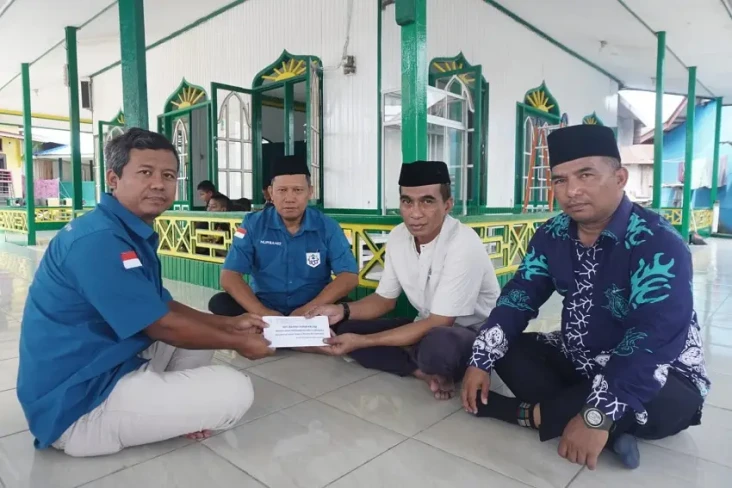 Sasar Ratusan Mustahik,...