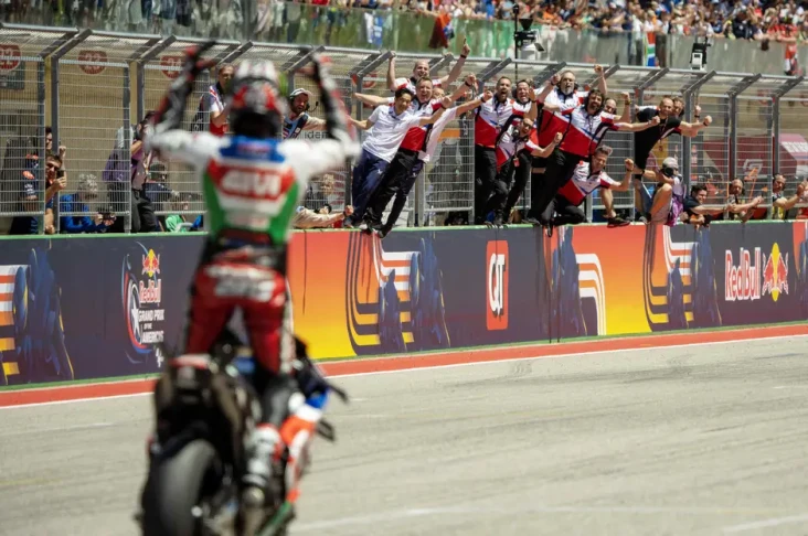 Jatuhnya Francesco Bagnaia...