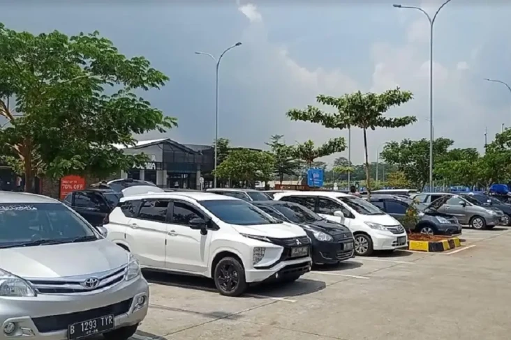 H-6 Lebaran, Mobil Pelat...