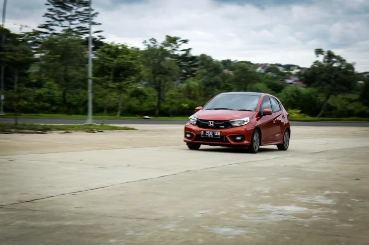 Honda Brio Mobil Terlaris...