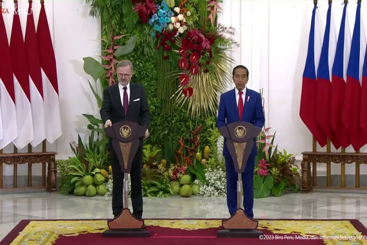 Jokowi Ajak Perdana...