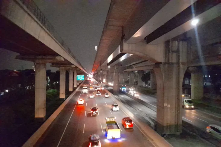 Malam Ini Tol Jakarta-Cikampek...