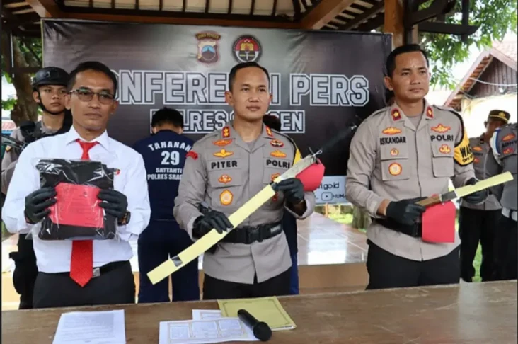 Seret Pedang di Jalanan...