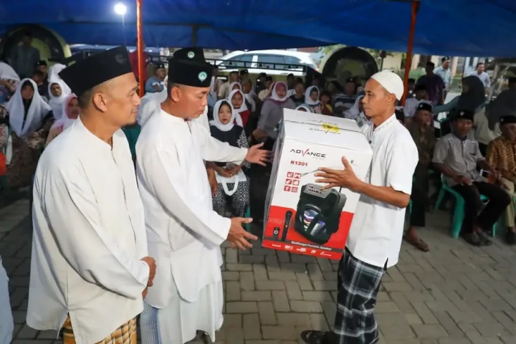 Penghujung Ramadan,...