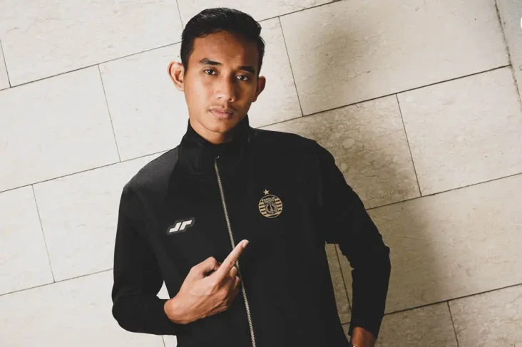 Rizky Ridho Pilih Nomor...