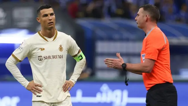Ronaldo Bikin Isyarat...