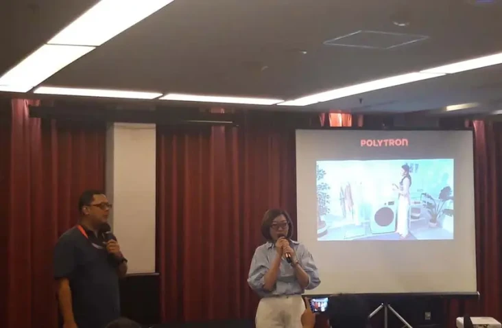 Bersaing di Era Digital,...