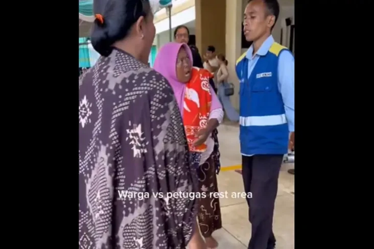 Viral! Sandal pun Harus...