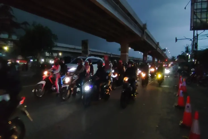 Malam Ini Pemudik Bermotor...