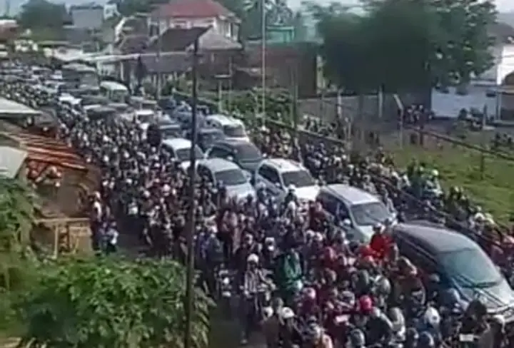 Sempat Macet Parah 4...